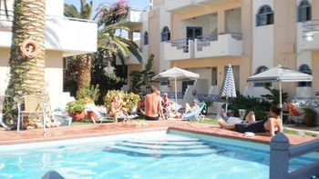 Sirena Apartments Ajía Pelajía Kültér fotó